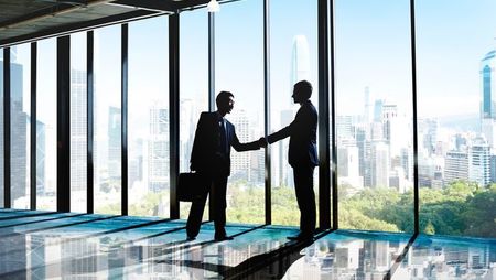 The Advantages and Disadvantages of a Business Partnership